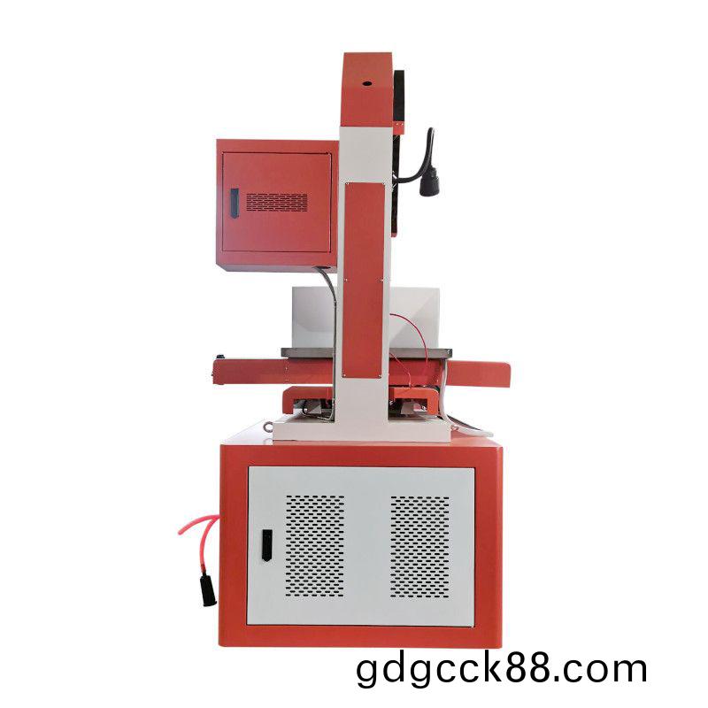 穿(chuan)孔機(ji)